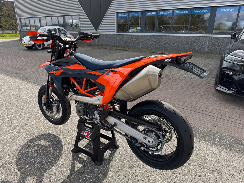KTM 690 SMC R Supermoto A2 Supermotard NIEUW! BTW motor 2026 model
