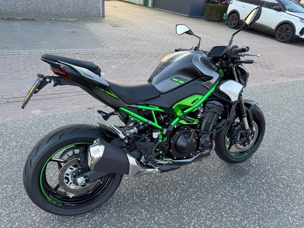 Kawasaki Z900 Naked 2025 1500 km met Fabrieksgarantie