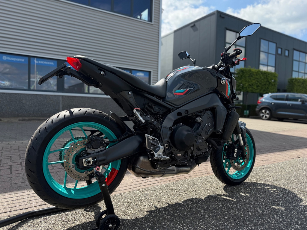Yamaha MT-09 Naked bike 2023 Quick shifter Garantie mogelijk