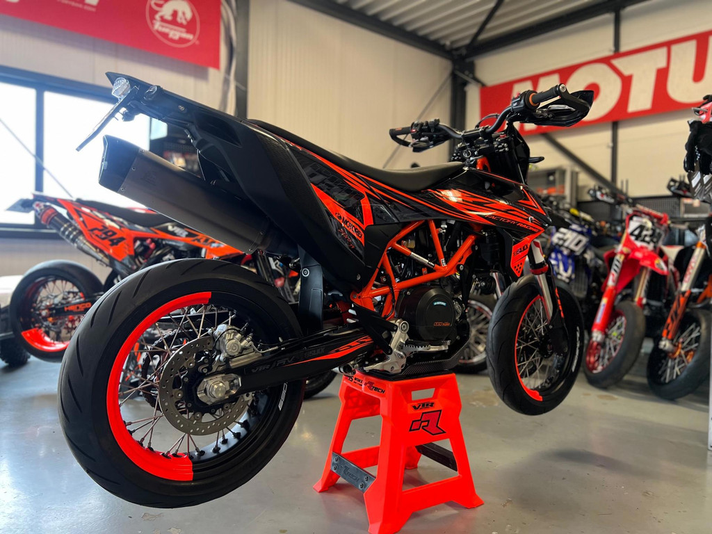 KTM 690 SMC R Supermoto A2 Supermotard 2022 model