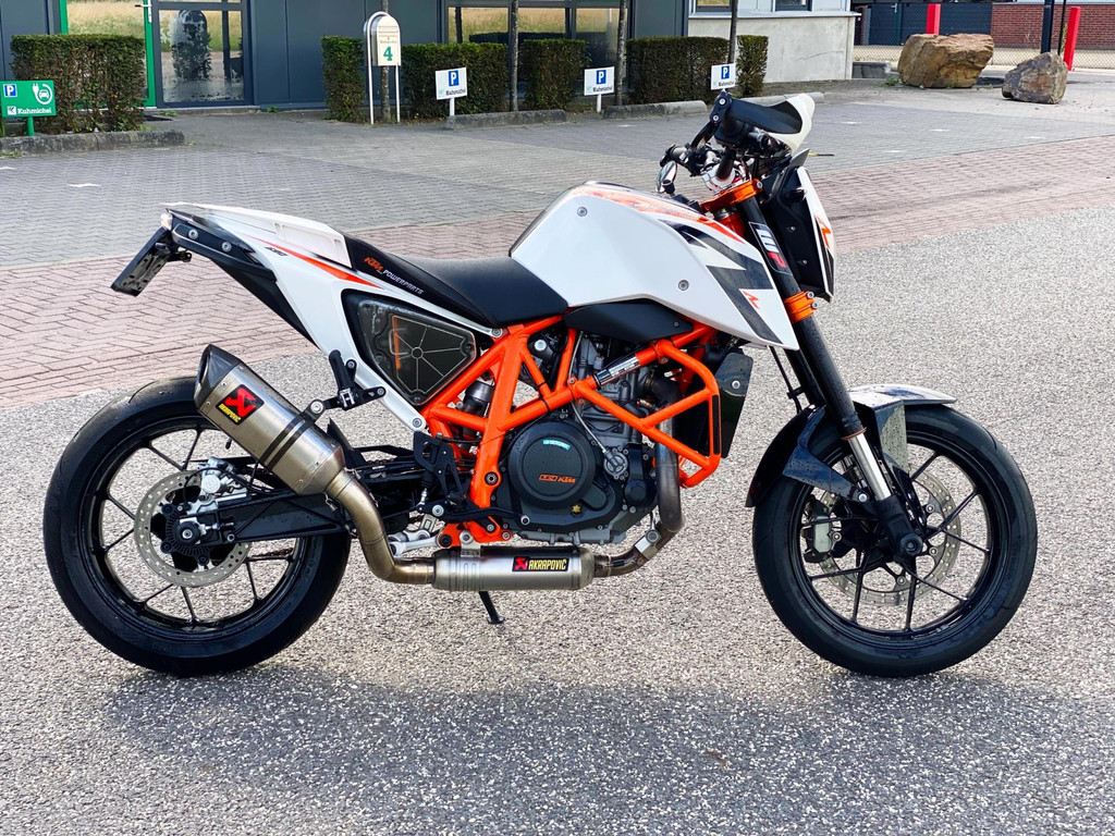 KTM Tour 690 Duke R Naked bike 2014 CONCOURSTAAT!