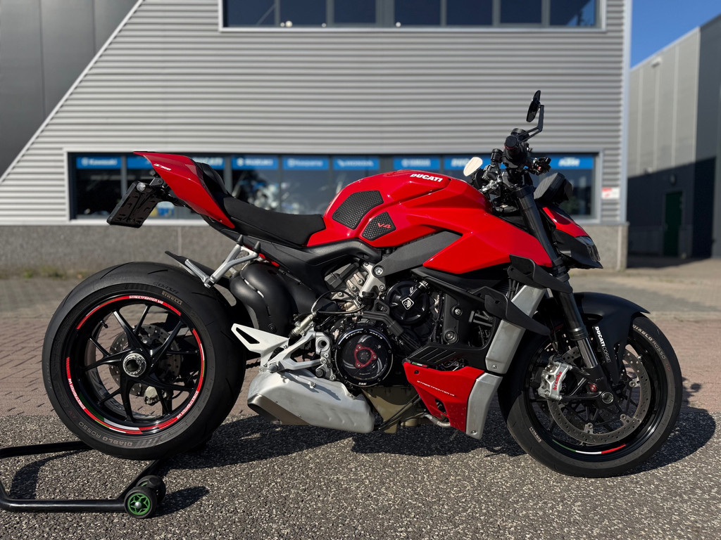 Ducati Naked Streetfighter V4