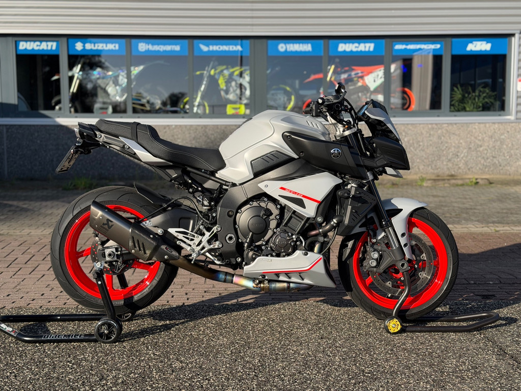 Yamaha Tour MT-10 ABS Naked Nardo Akrapovic